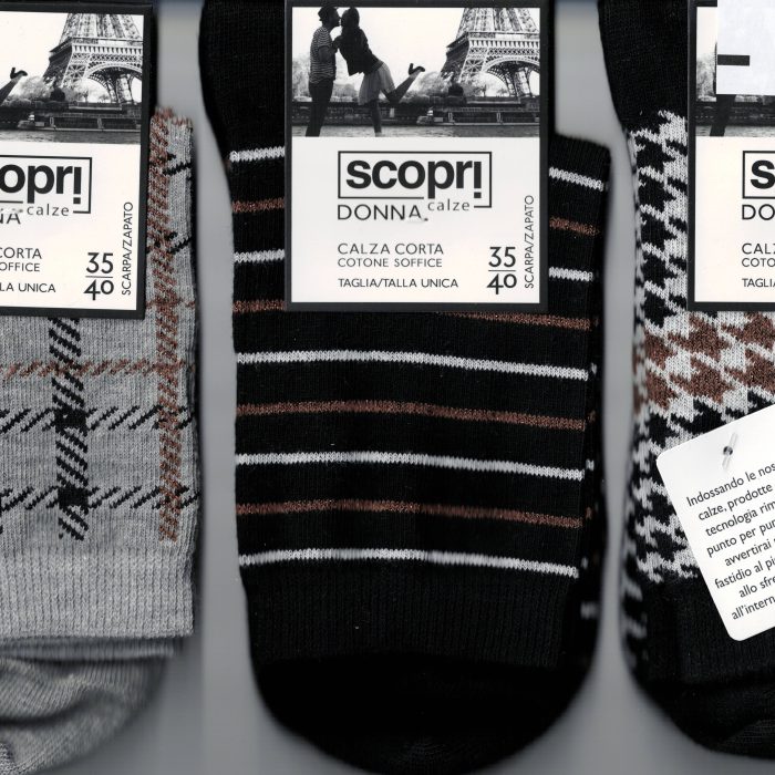 SCOPRI DONNA CORTA C-C ART. TARTAN_001